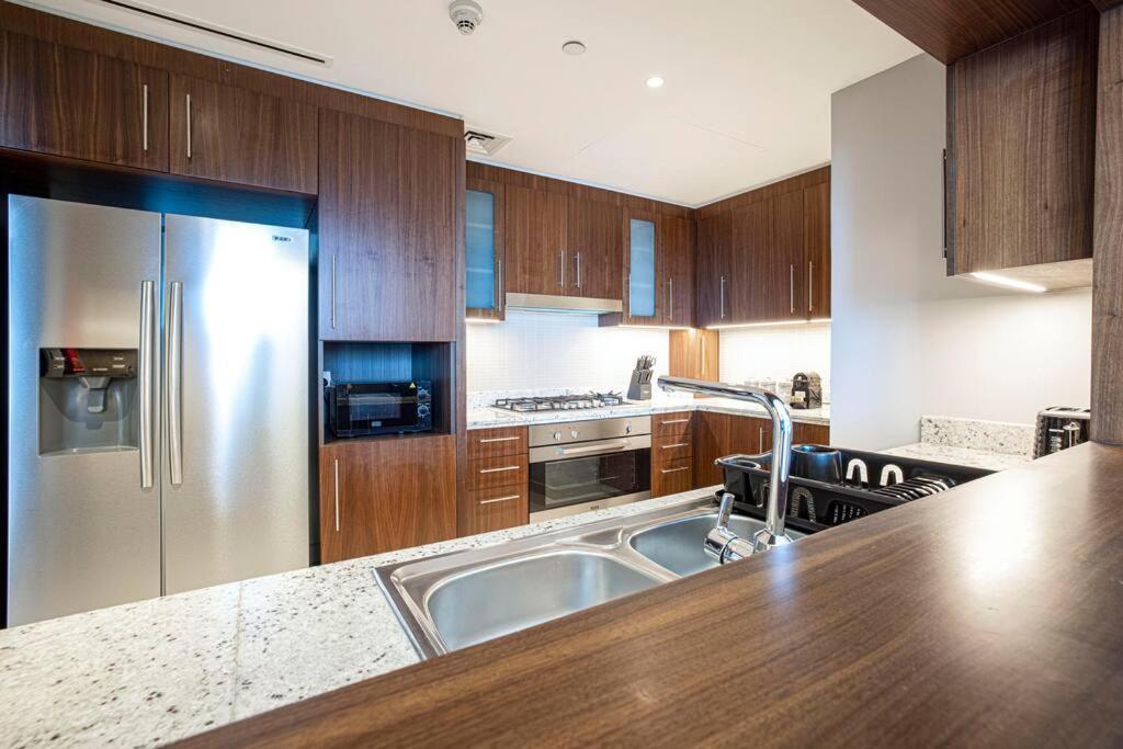 Magnificent Brand New Lux 3Br Burj & Fountain View Apartment Dubai Exterior photo